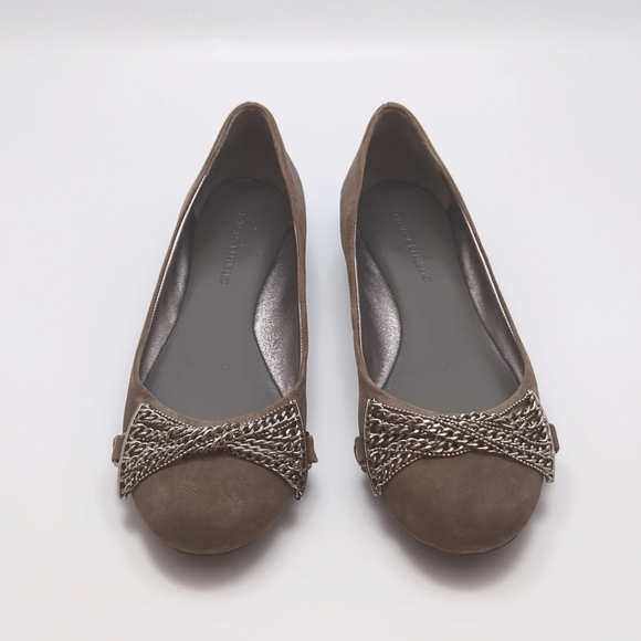 Banana Republic Suede Flats with Overlapping Twist Chain Details - Picture 1 of 9